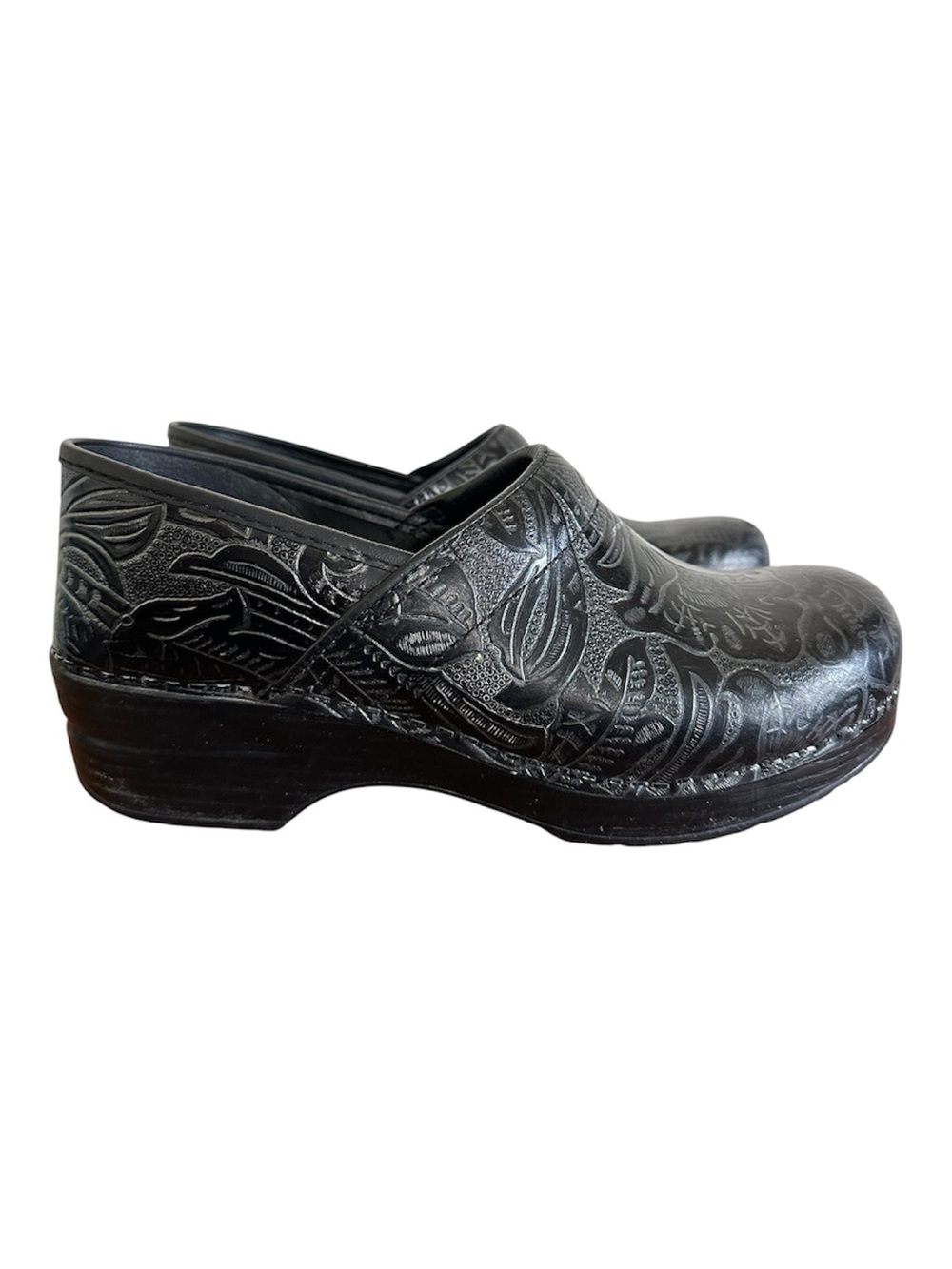 Dansko Black Tooled Leather Professional Clogs size 40 (9.5-10)